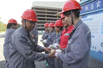 中泰民生 | 新疆中泰化學托克遜能化公司黨委國慶佳節(jié)慰問一線員工